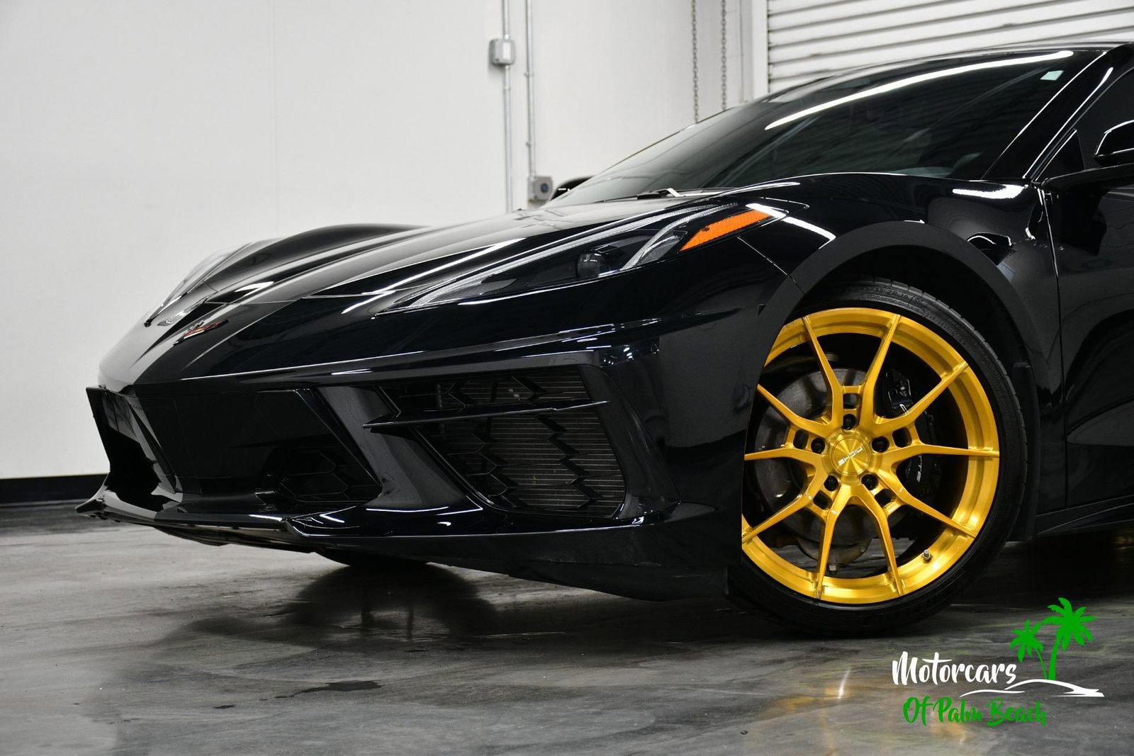 Used 2024 Chevrolet Corvette Stingray Coupe w/ 1LT RWD image 3