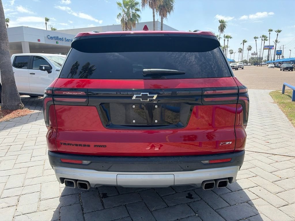Used 2024 Chevrolet Traverse Z71 w/ LPO, Floor Liner Package AWD/4WD image 6