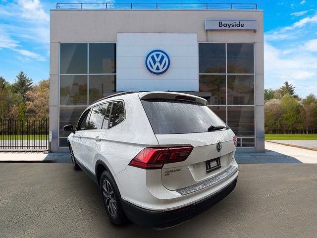 Certified 2020 Volkswagen Tiguan SE w/ Panoramic Sunroof Package AWD/4WD image 5