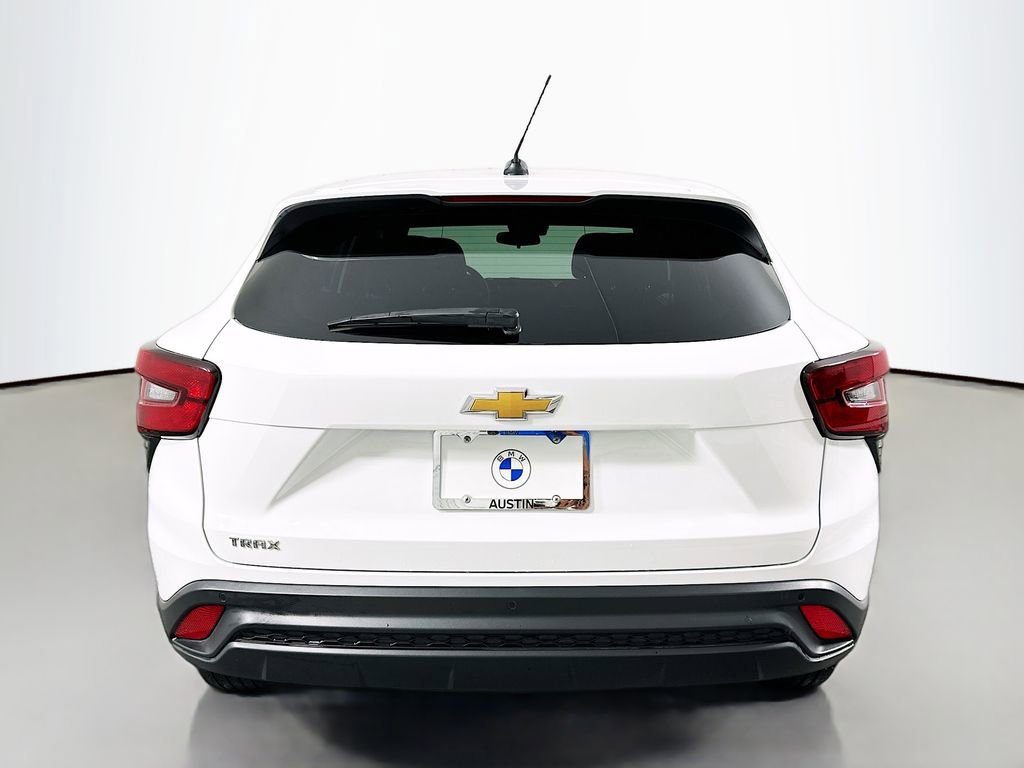 Used 2025 Chevrolet Trax LS w/ LS Convenience Package FWD image 6