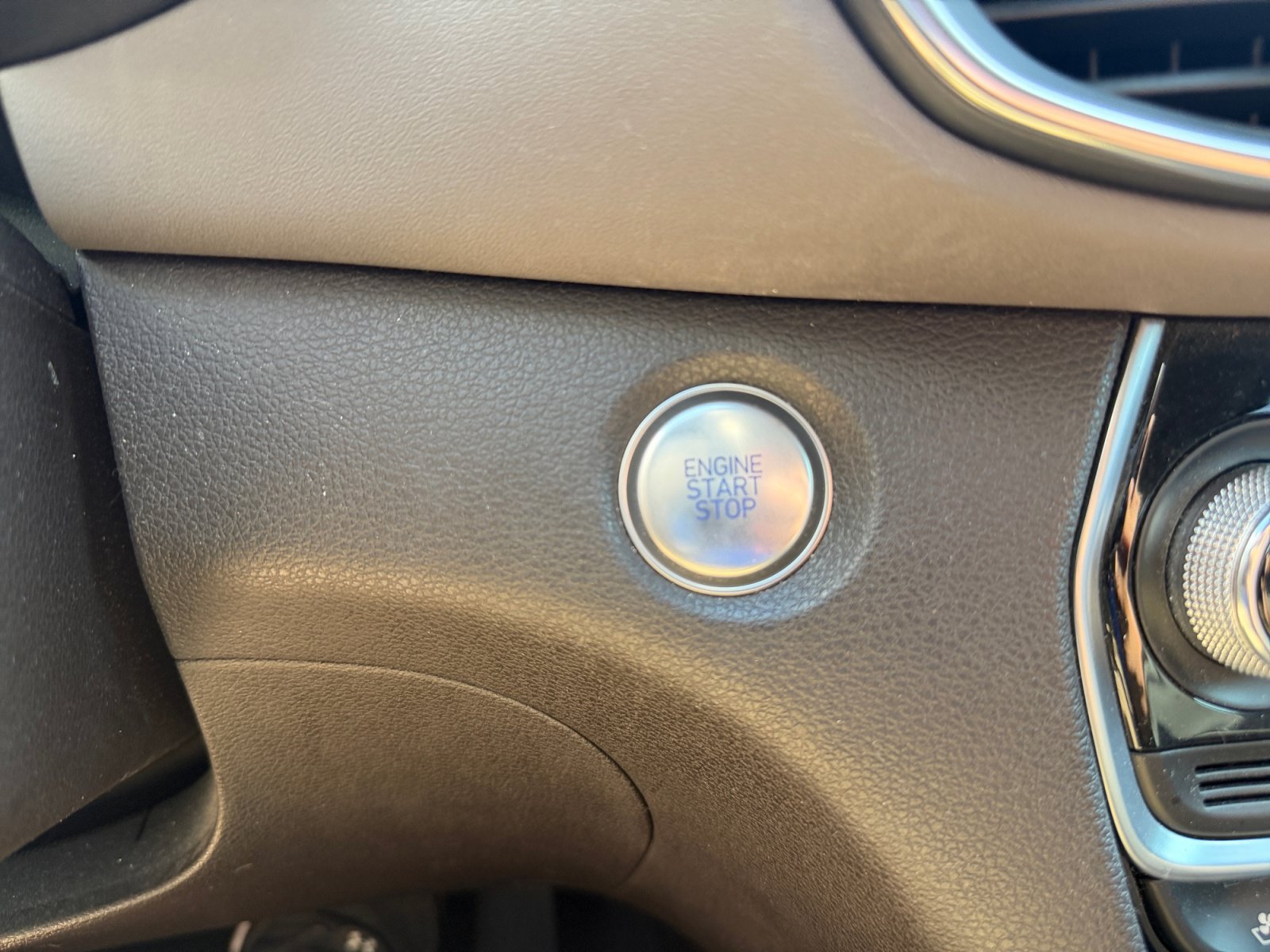 Used 2019 Hyundai Santa Fe FWD image 21