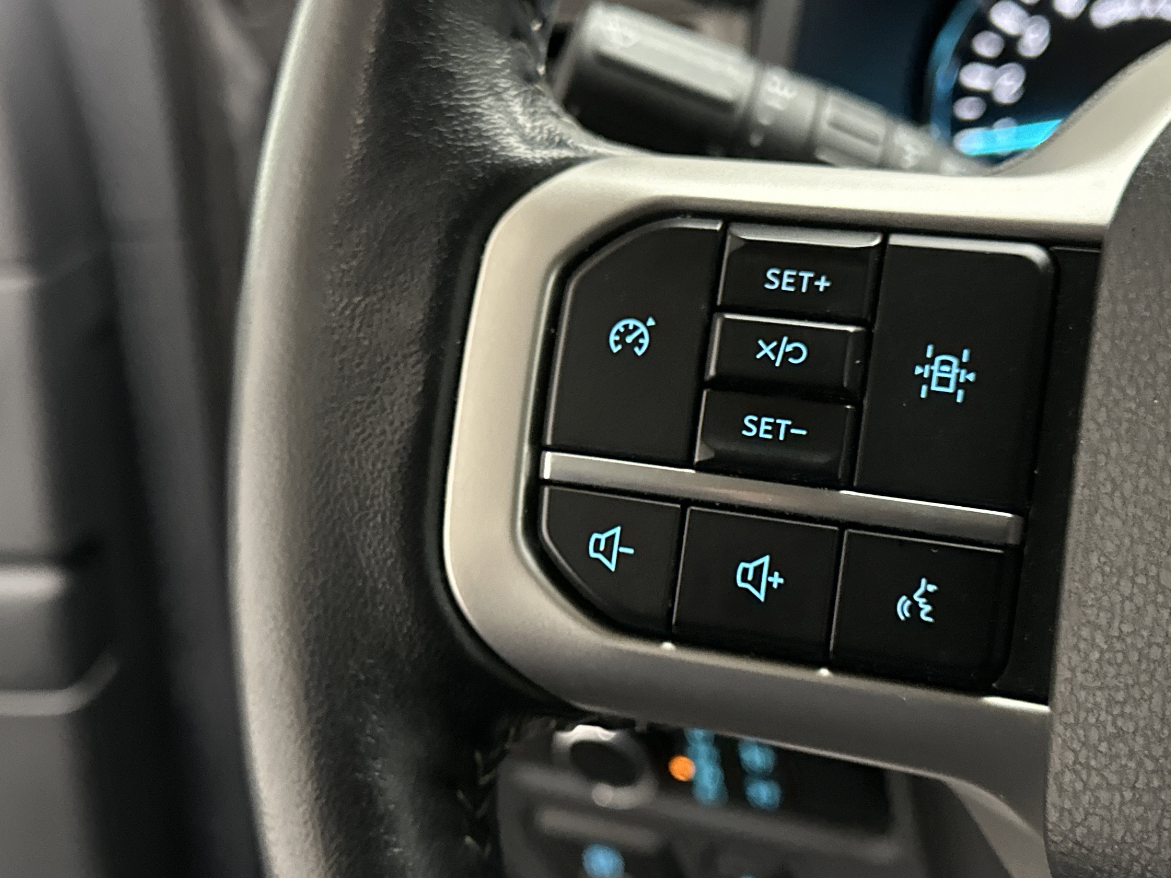 Used 2024 Ford Expedition Max XLT image 31