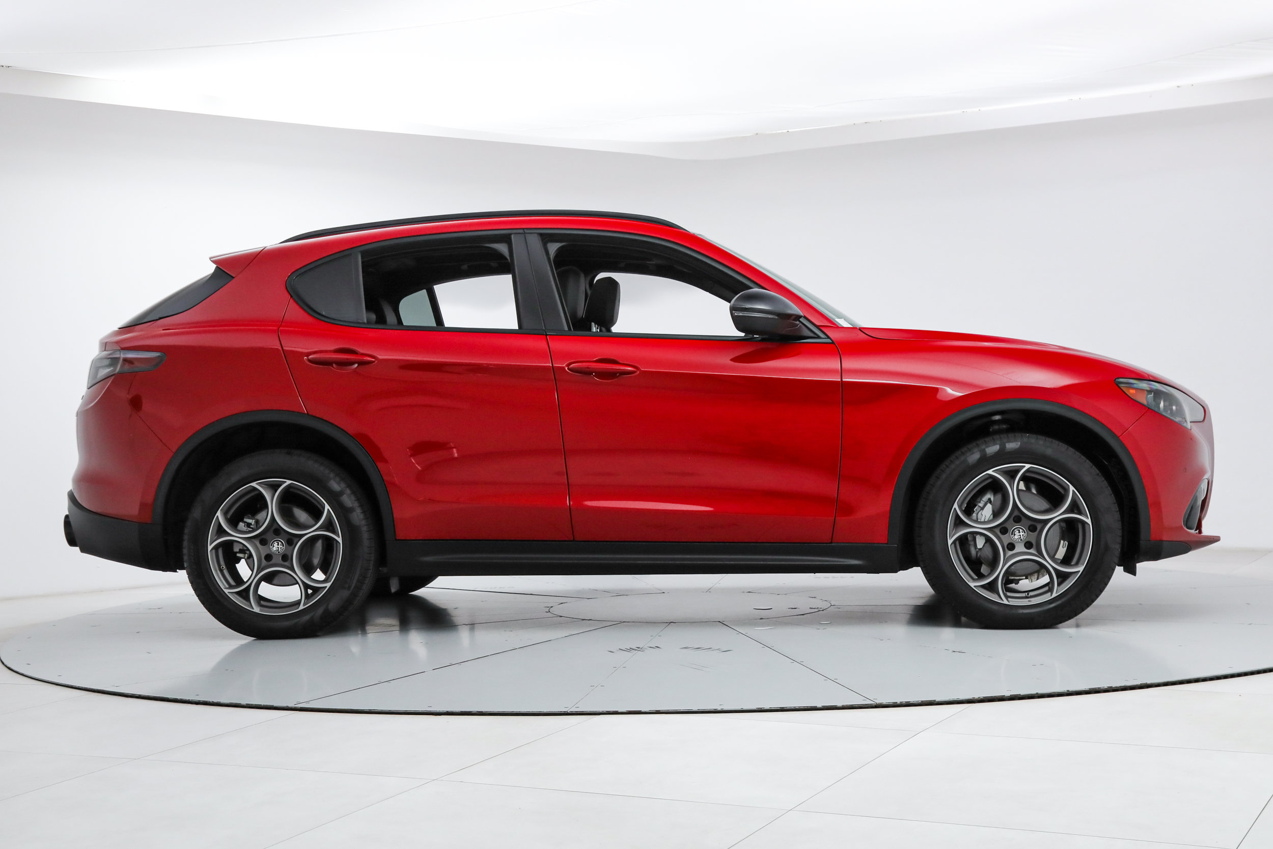 New 2025 Alfa Romeo Stelvio Sprint w/ Convenience Package AWD/4WD image 6