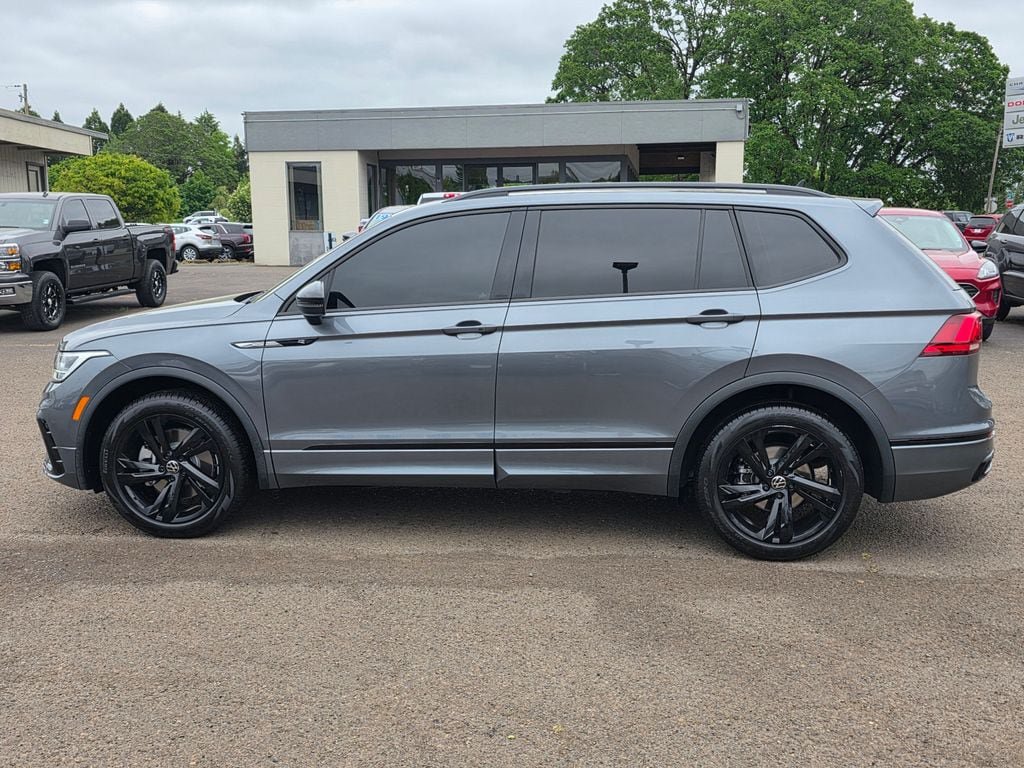 Used 2024 Volkswagen Tiguan SE R-Line FWD image 33