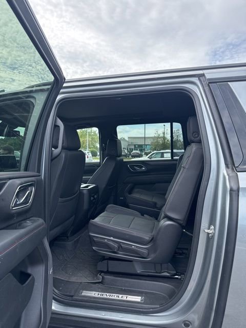 Used 2023 Chevrolet Suburban RST w/ Luxury Package image 6