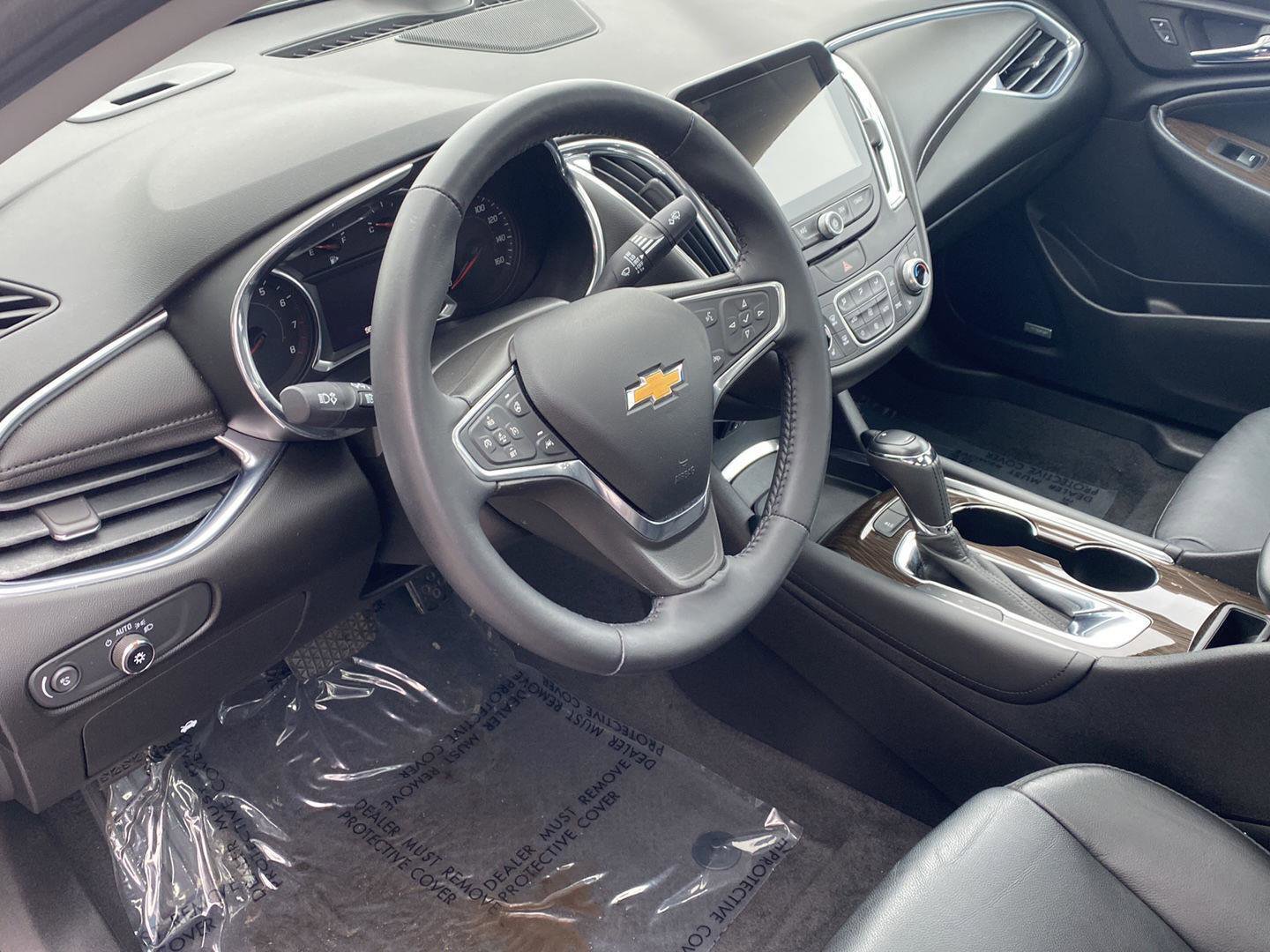 Used 2018 Chevrolet Malibu Premier w/ Premier Sun and Wheel Package image 5