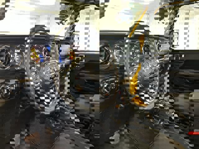 Used 2019 Jeep Wrangler Unlimited Sahara image 10