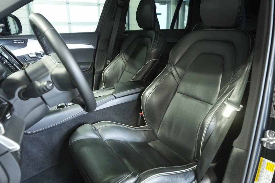 Used 2022 Volvo XC90 T8 R-Design w/ Advanced Package image 22