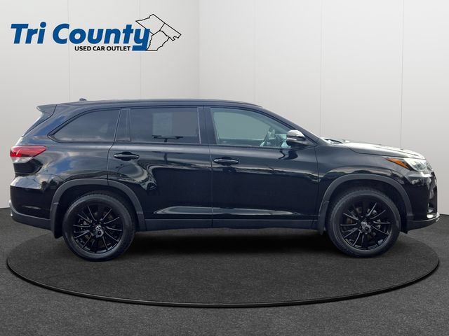 Certified 2019 Toyota Highlander SE w/ Nightshade Edition AWD/4WD image 8