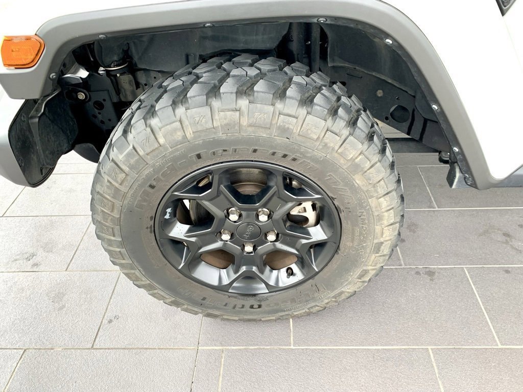 Used 2023 Jeep Gladiator Willys image 10