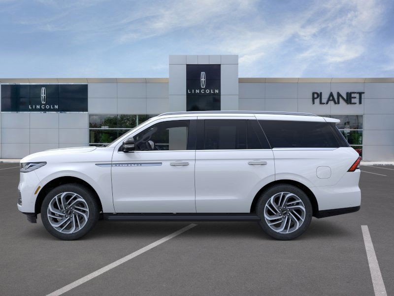 New 2026 Lincoln Navigator Premiere image 3