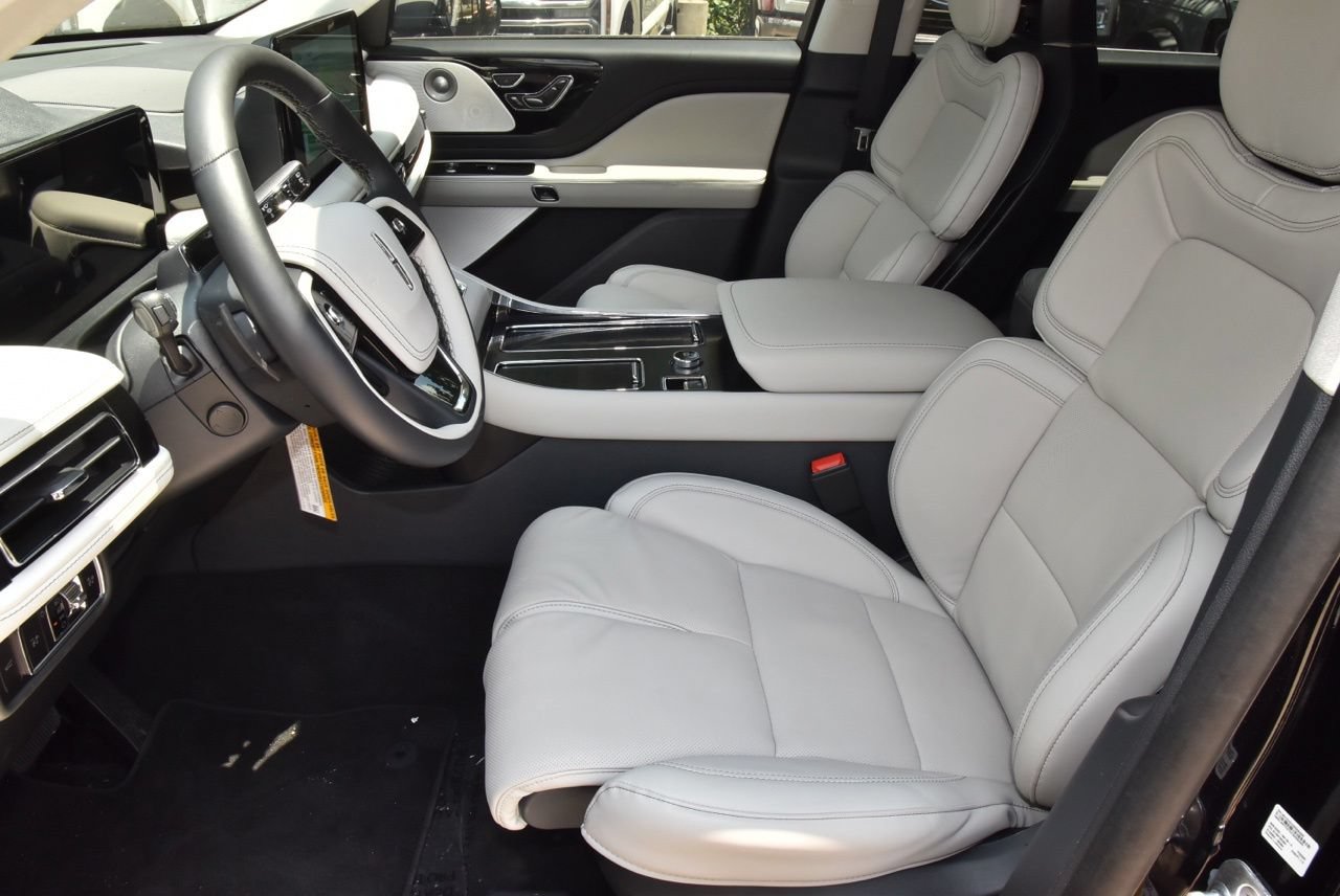 New 2026 Lincoln Aviator Reserve AWD/4WD image 13
