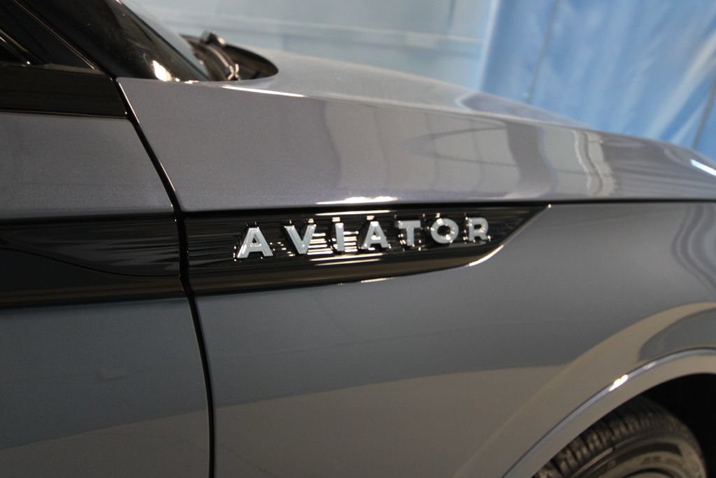Used 2026 Lincoln Aviator Reserve AWD/4WD image 44