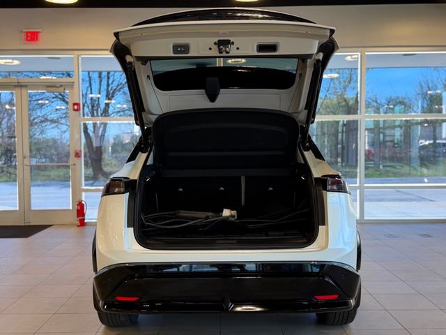 Used 2023 Nissan Ariya AWD image 36