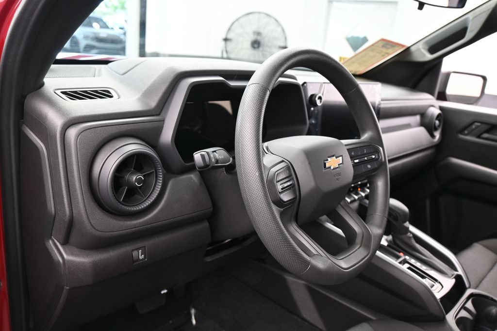 Used 2026 Chevrolet Colorado W/T w/ WT Custom Package RWD image 14