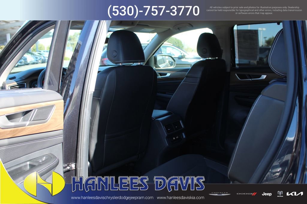 Used 2024 Volkswagen Atlas SE image 17