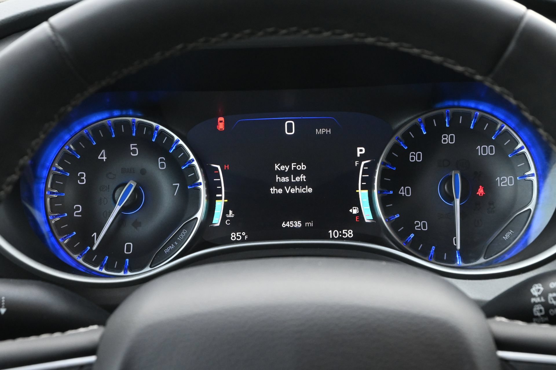 Used 2023 Chrysler Pacifica Touring-L FWD image 12