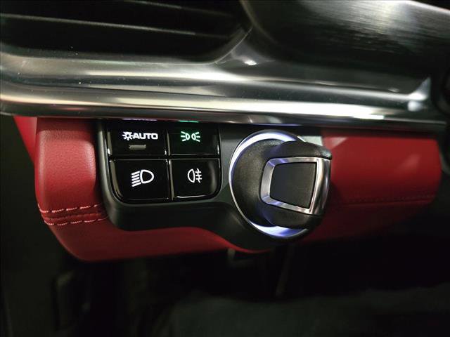 Used 2021 Porsche Panamera GTS image 28