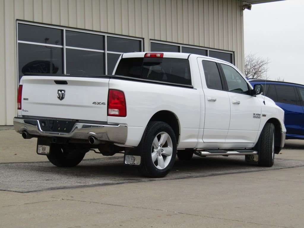 Used 2017 RAM 1500 Classic SLT w/ SLT Plus D￩cor Group image 3