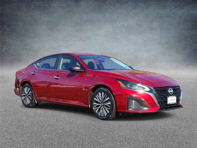 Used 2024 Nissan Altima 2.5 SV