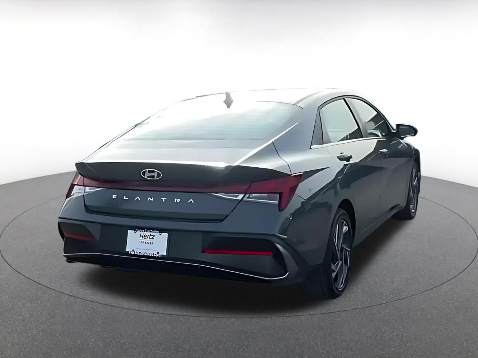 Used 2025 Hyundai Elantra SEL image 9