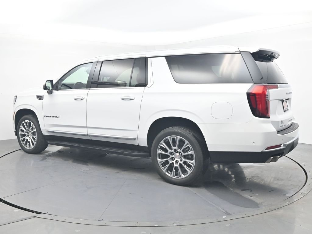 Used 2025 GMC Yukon XL Denali AWD/4WD image 3