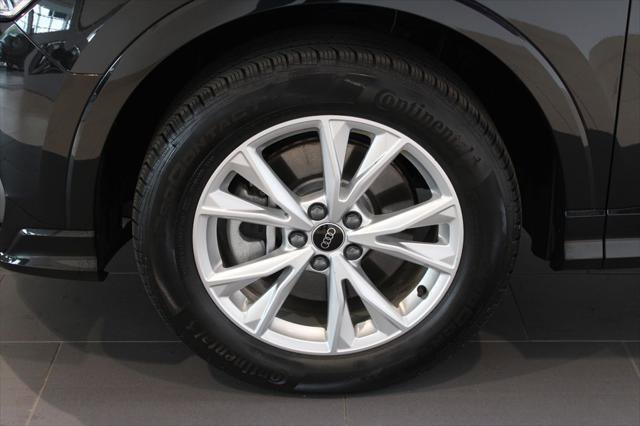 Certified 2025 Audi Q3 2.0T Premium w/ Convenience Package image 28