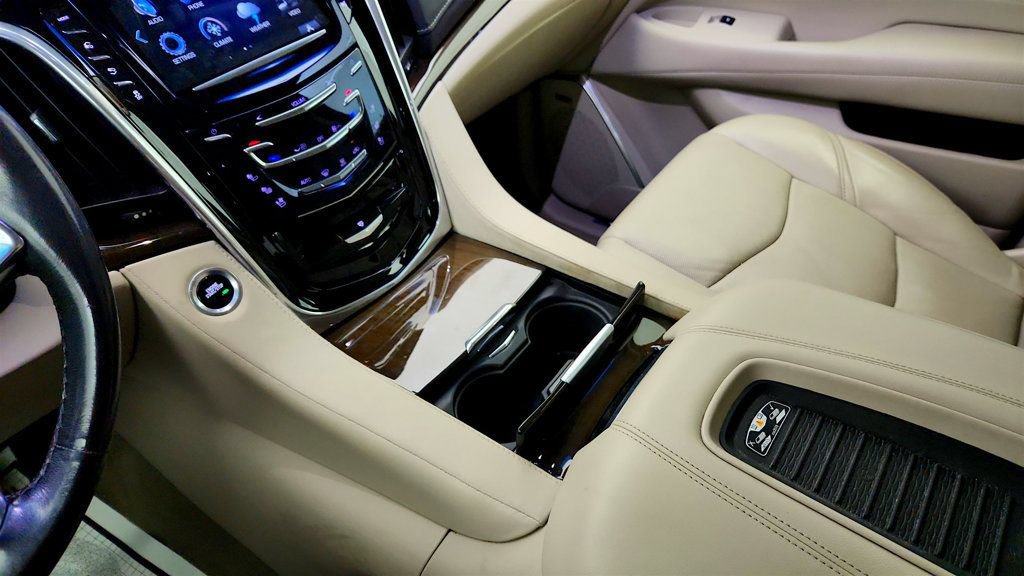 Used 2019 Cadillac Escalade Premium Luxury RWD image 17