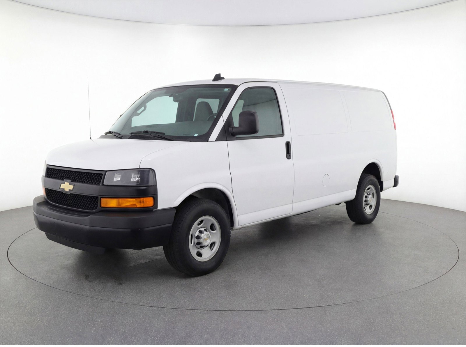 Used 2025 Chevrolet Express 3500 LT w/ LT Preferred Equipment Group RWD image 3