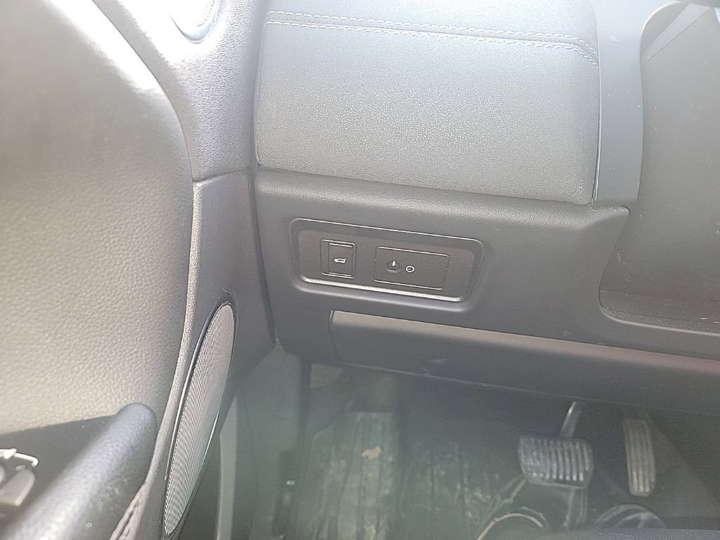 Used 2017 Land Rover Range Rover Evoque SE Premium image 29