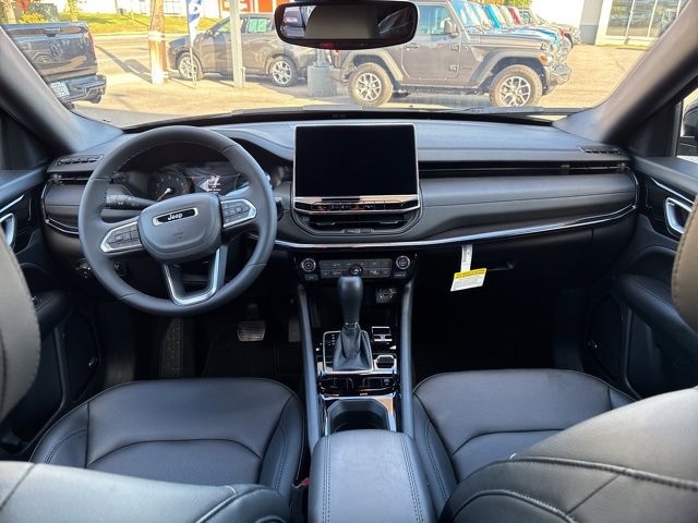New 2025 Jeep Compass Limited w/ Sun & Sound Group image 5