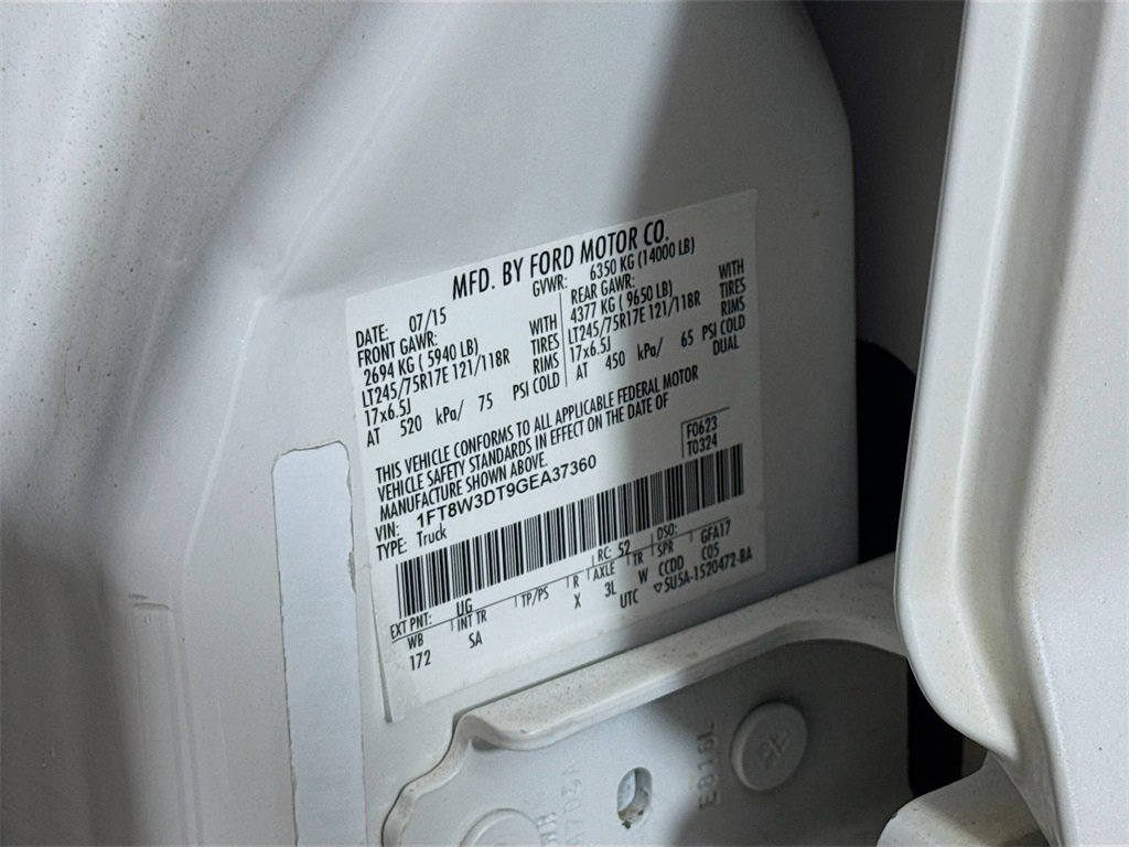 Used 2016 Ford F350 King Ranch w/ King Ranch w/Chrome Package image 32