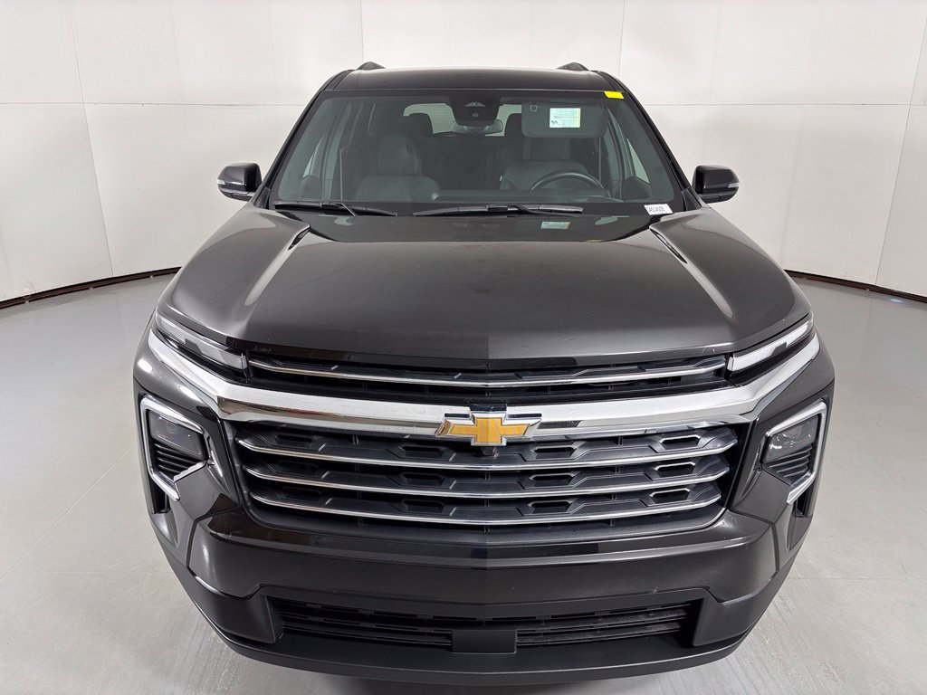 Used 2026 Chevrolet Traverse LT FWD image 3