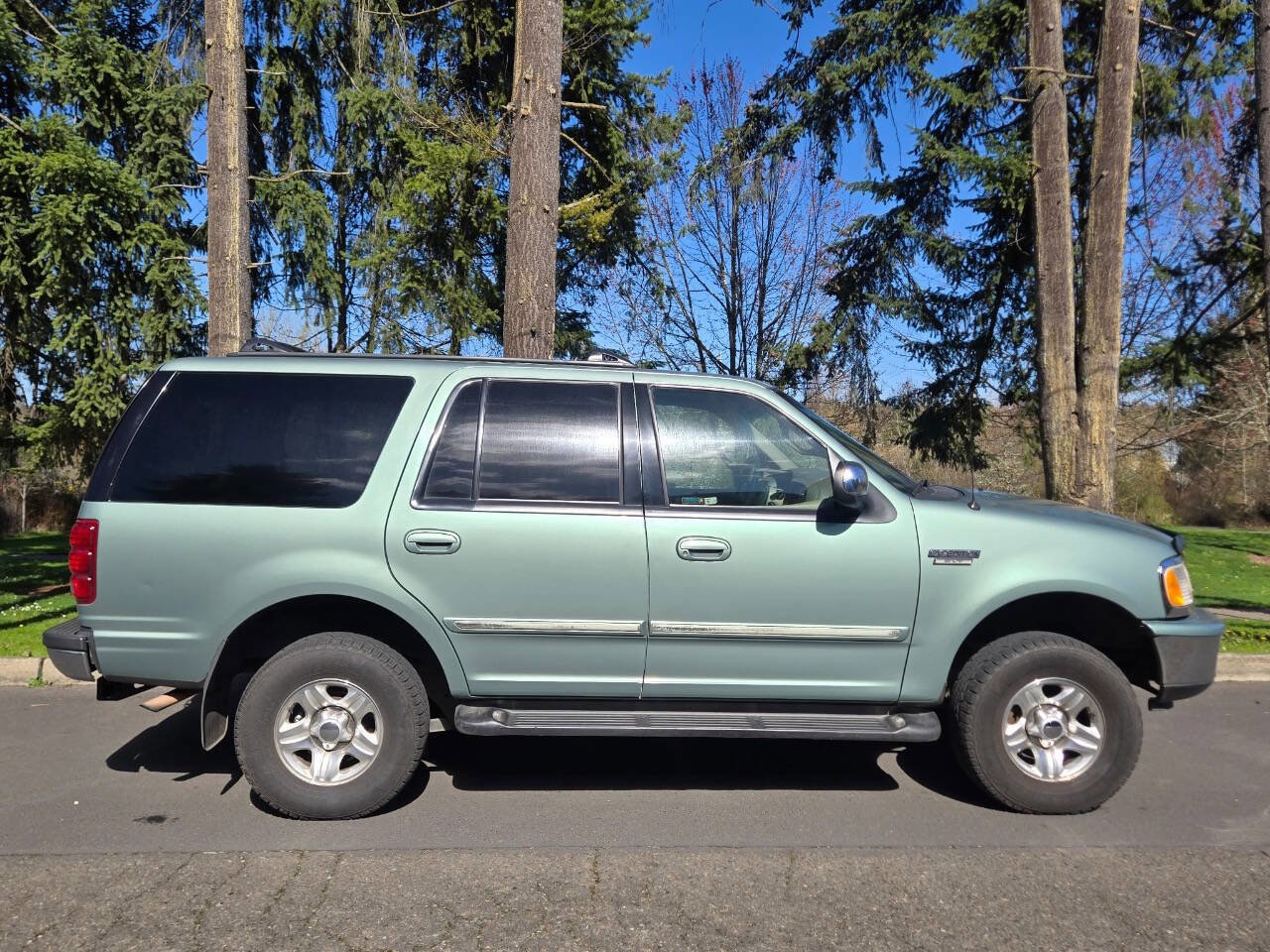Used 1998 Ford Expedition XLT image 6
