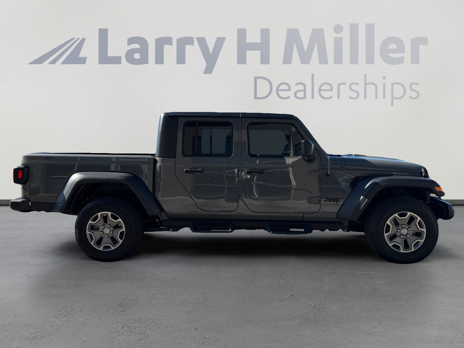 Used 2023 Jeep Gladiator Sport w/ Trailer Tow Package image 6
