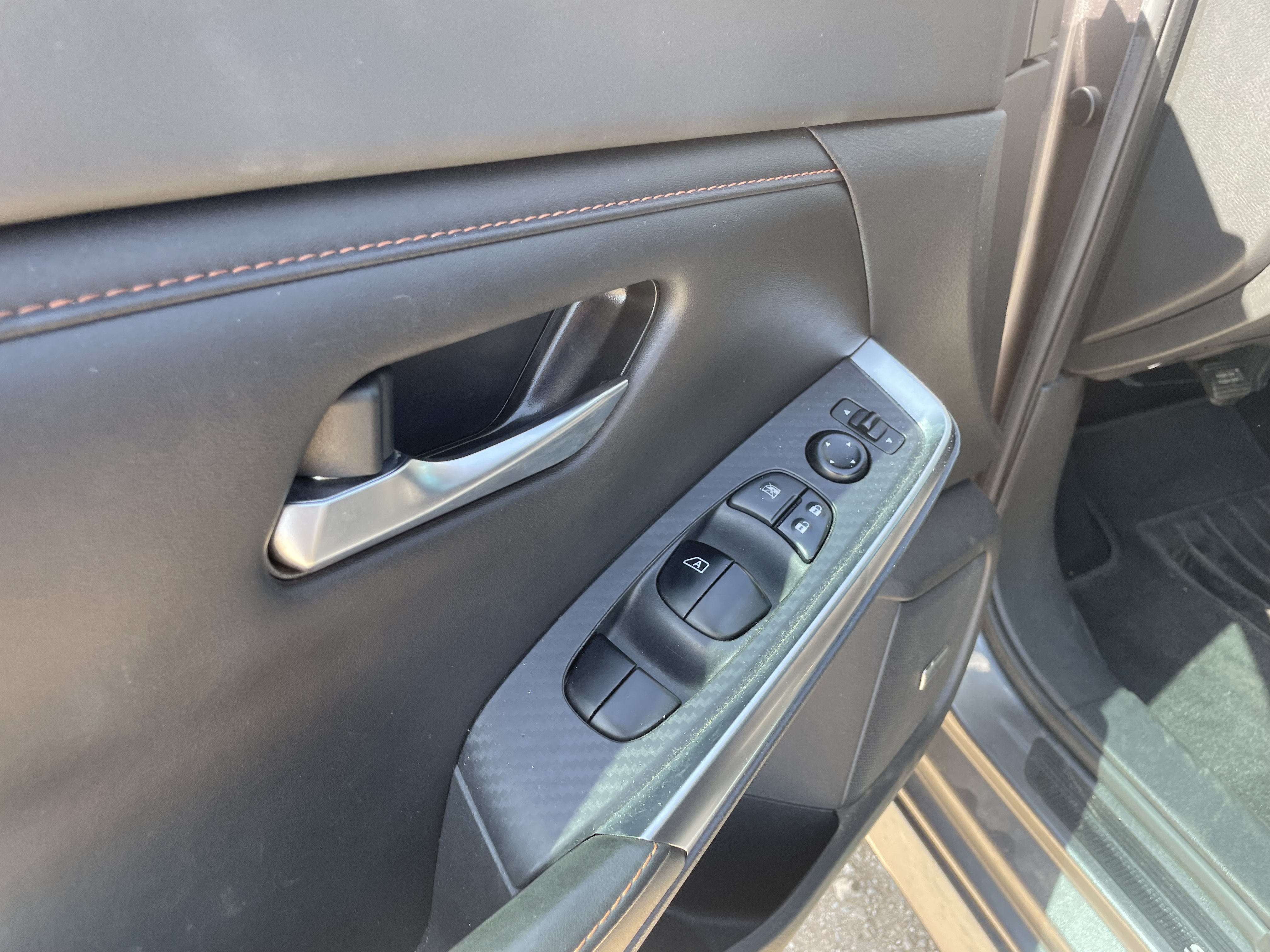 Used 2022 Nissan Sentra SR w/ SR Premium Package FWD image 13