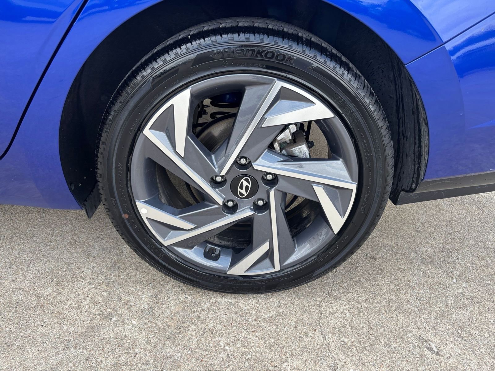 Used 2025 Hyundai Elantra SEL image 31