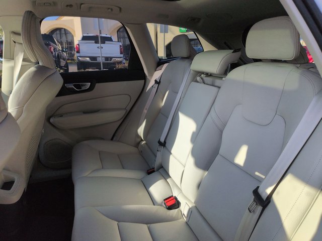 Used 2025 Volvo XC60 T8 Plus w/ Protection Package Premier AWD/4WD image 19