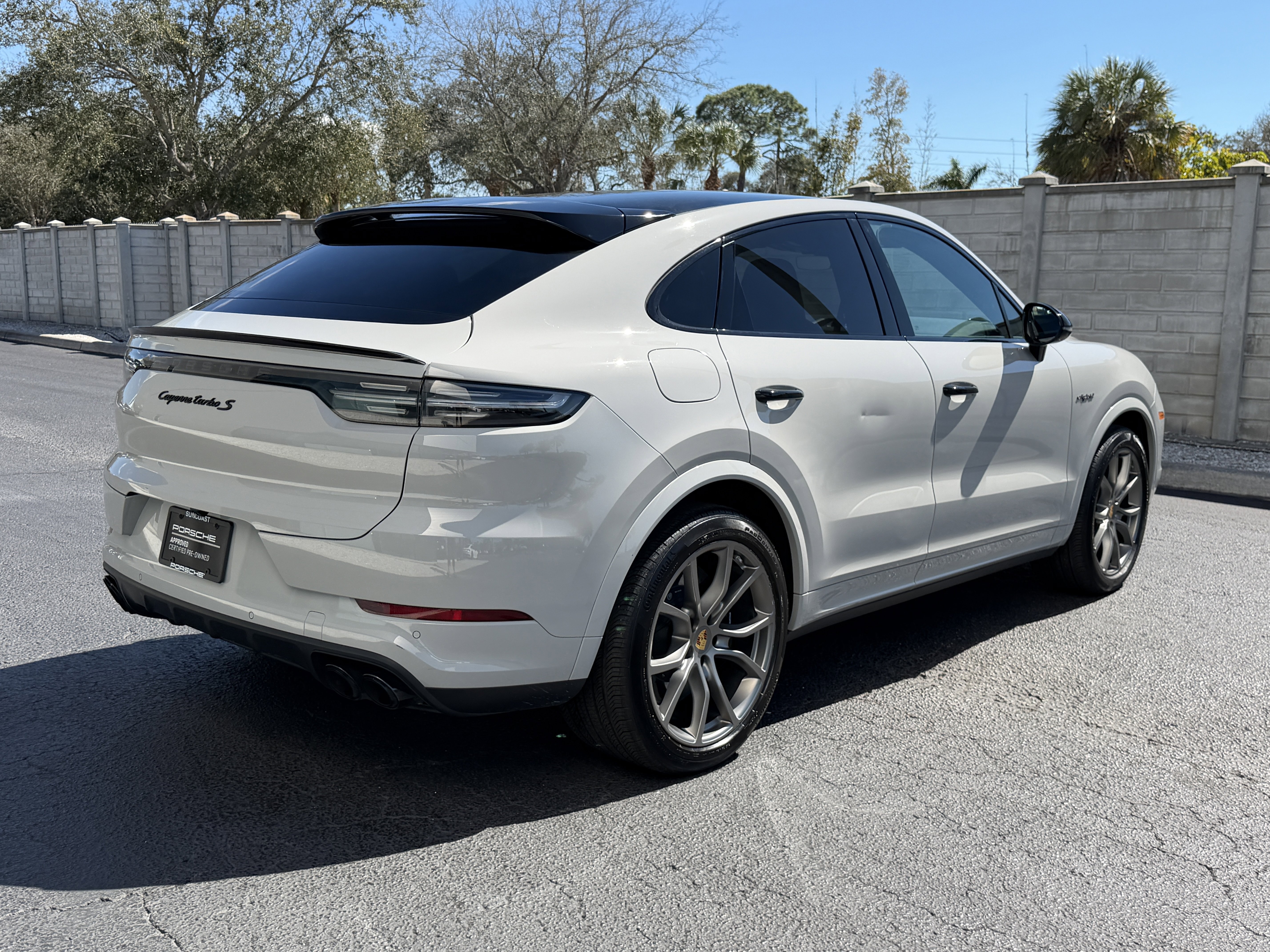 Certified 2022 Porsche Cayenne Turbo S image 6