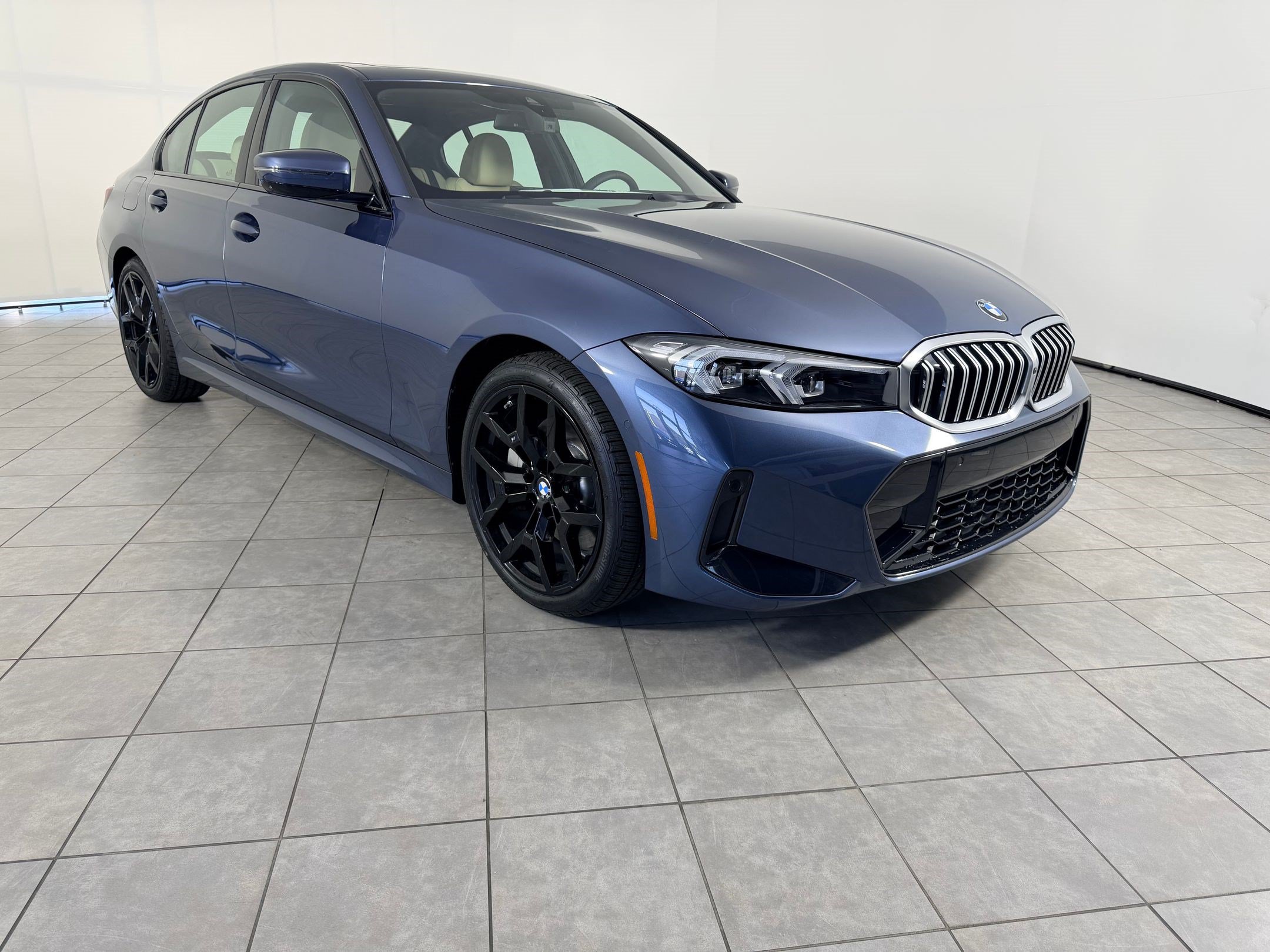 New 2026 BMW 330i Sedan w/ M Sport Package RWD image 6