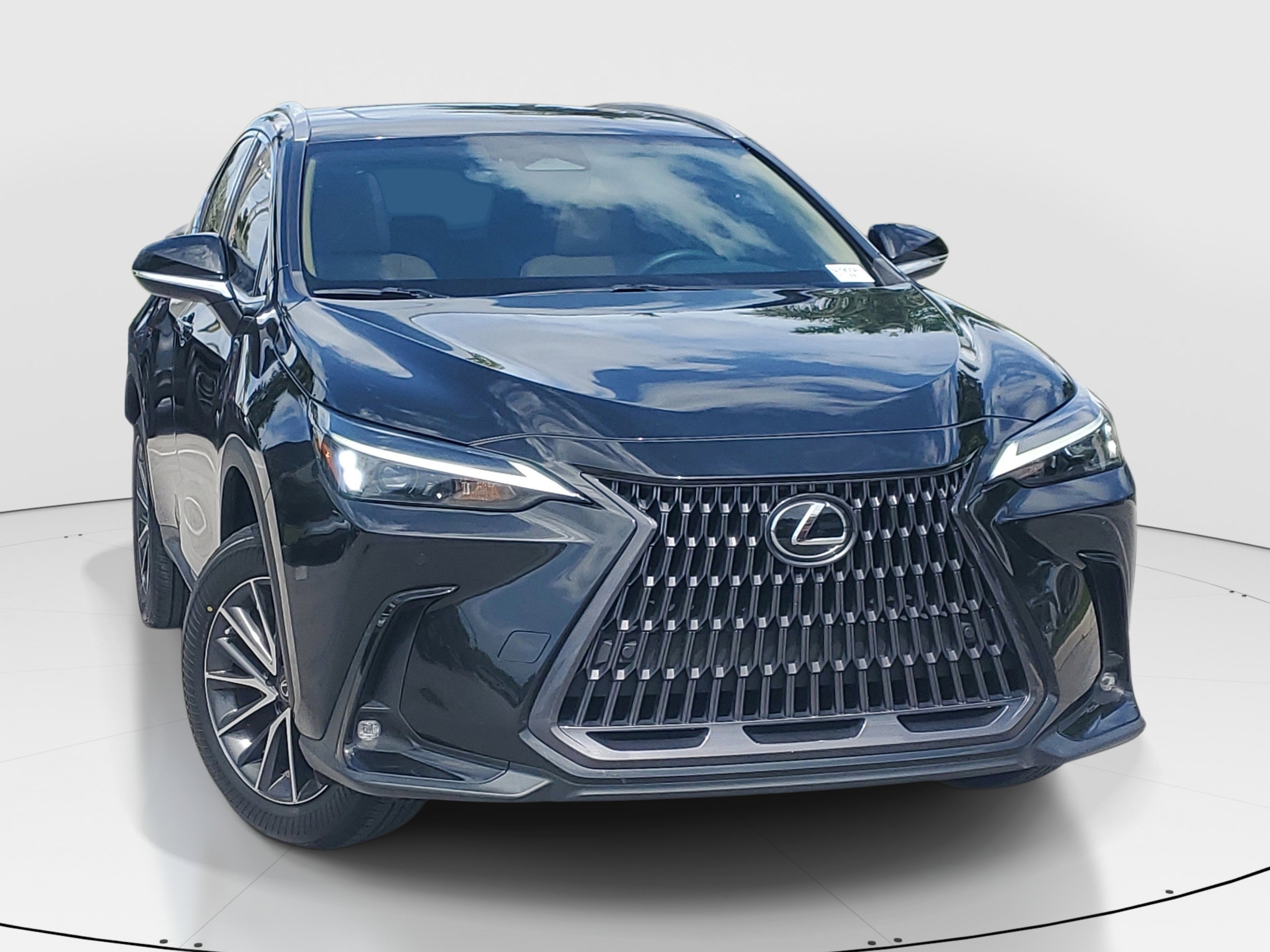 Used 2023 Lexus NX 250 FWD image 2