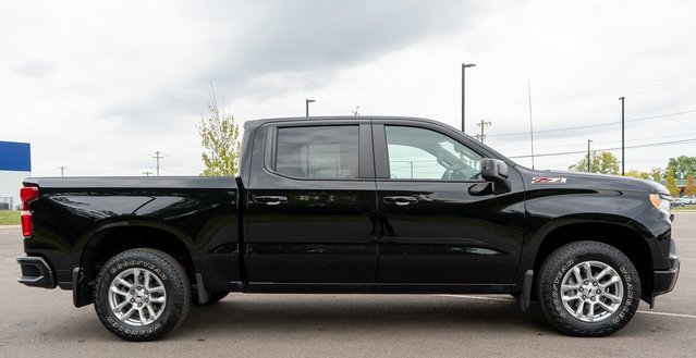 Used 2023 Chevrolet Silverado 1500 RST image 5