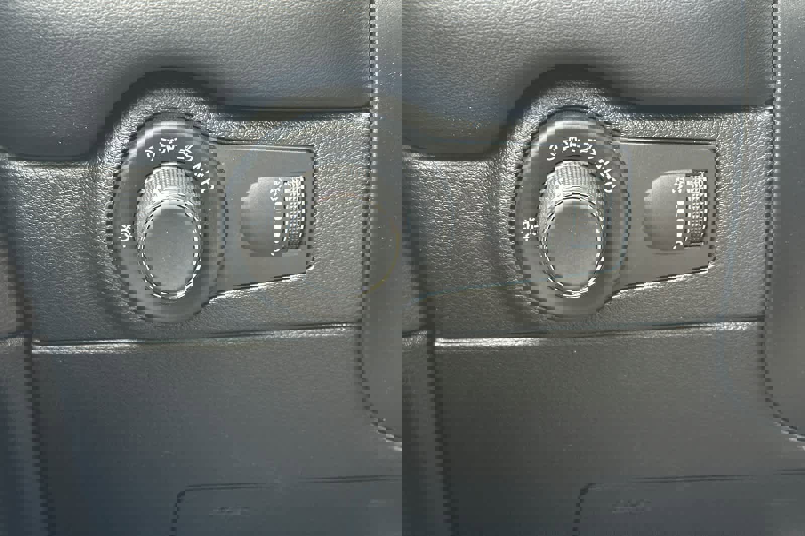 Used 2024 Dodge Durango GT image 32