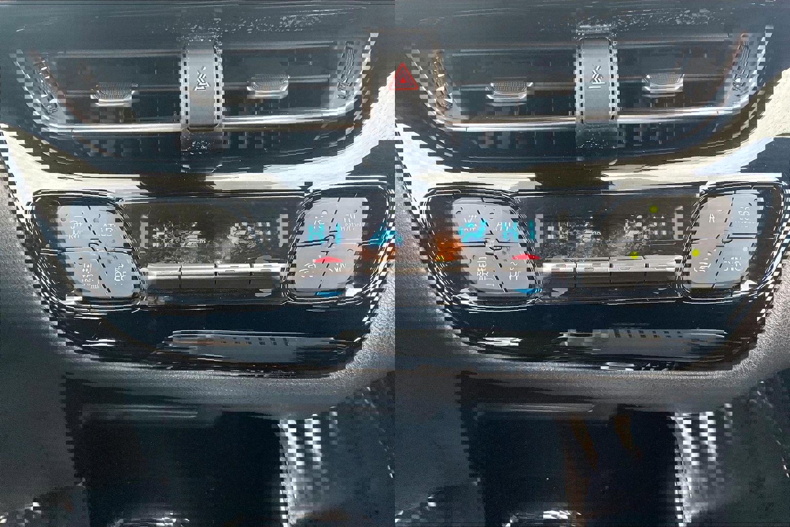 Used 2022 Toyota C-HR Nightshade image 37