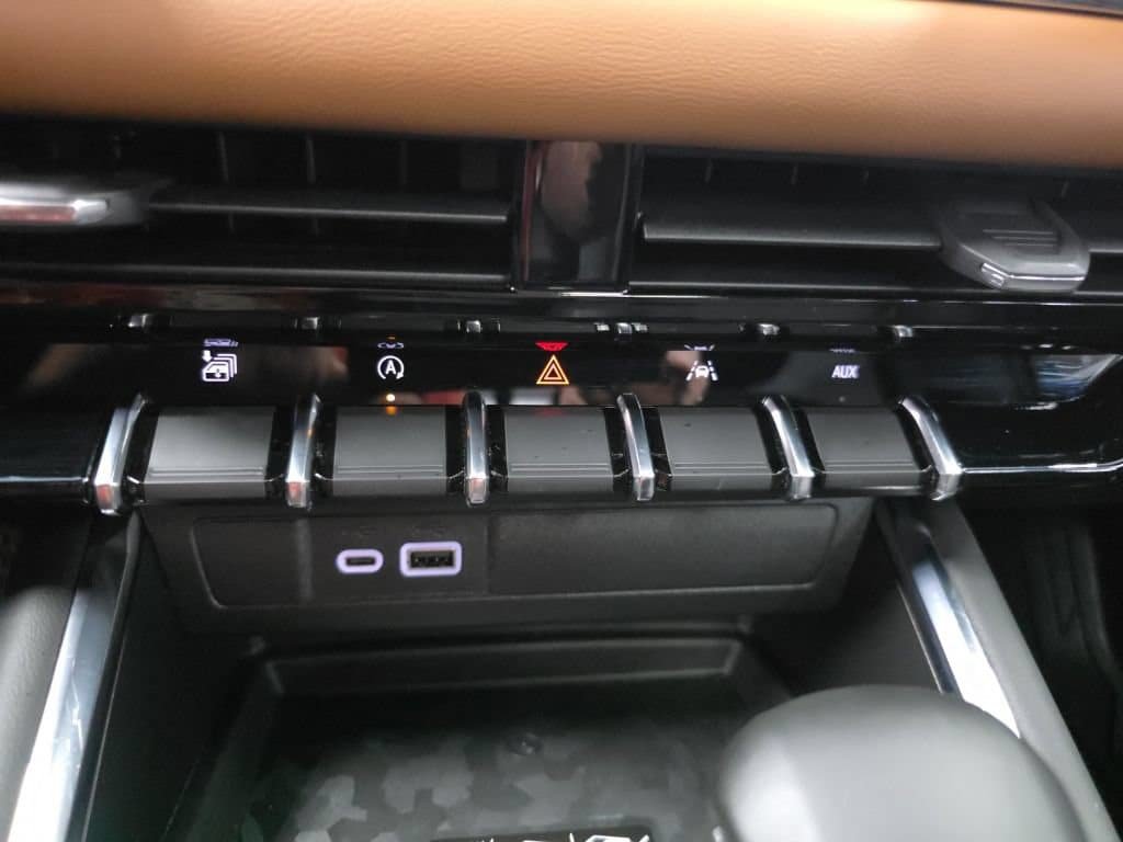 Certified 2025 GMC Canyon AT4 AWD/4WD image 25