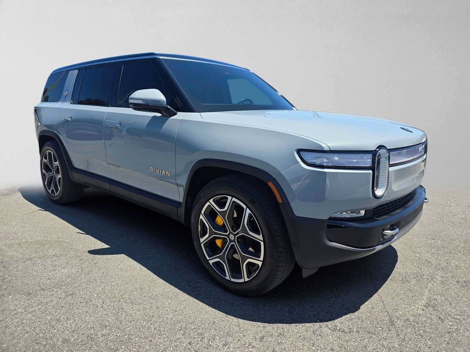 Used 2023 Rivian R1S Launch Edition AWD/4WD image 7