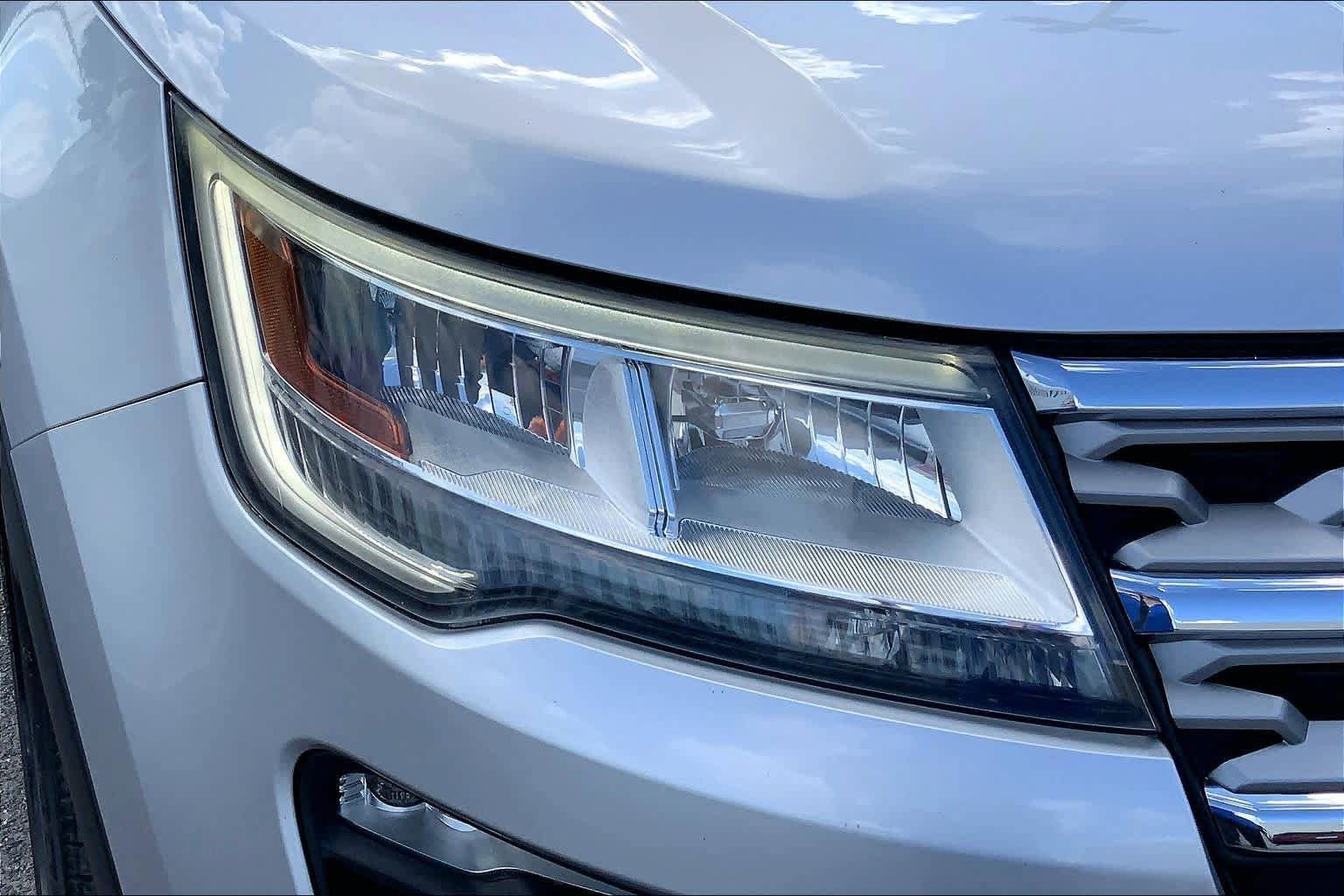 Used 2018 Ford Explorer Limited AWD/4WD image 27