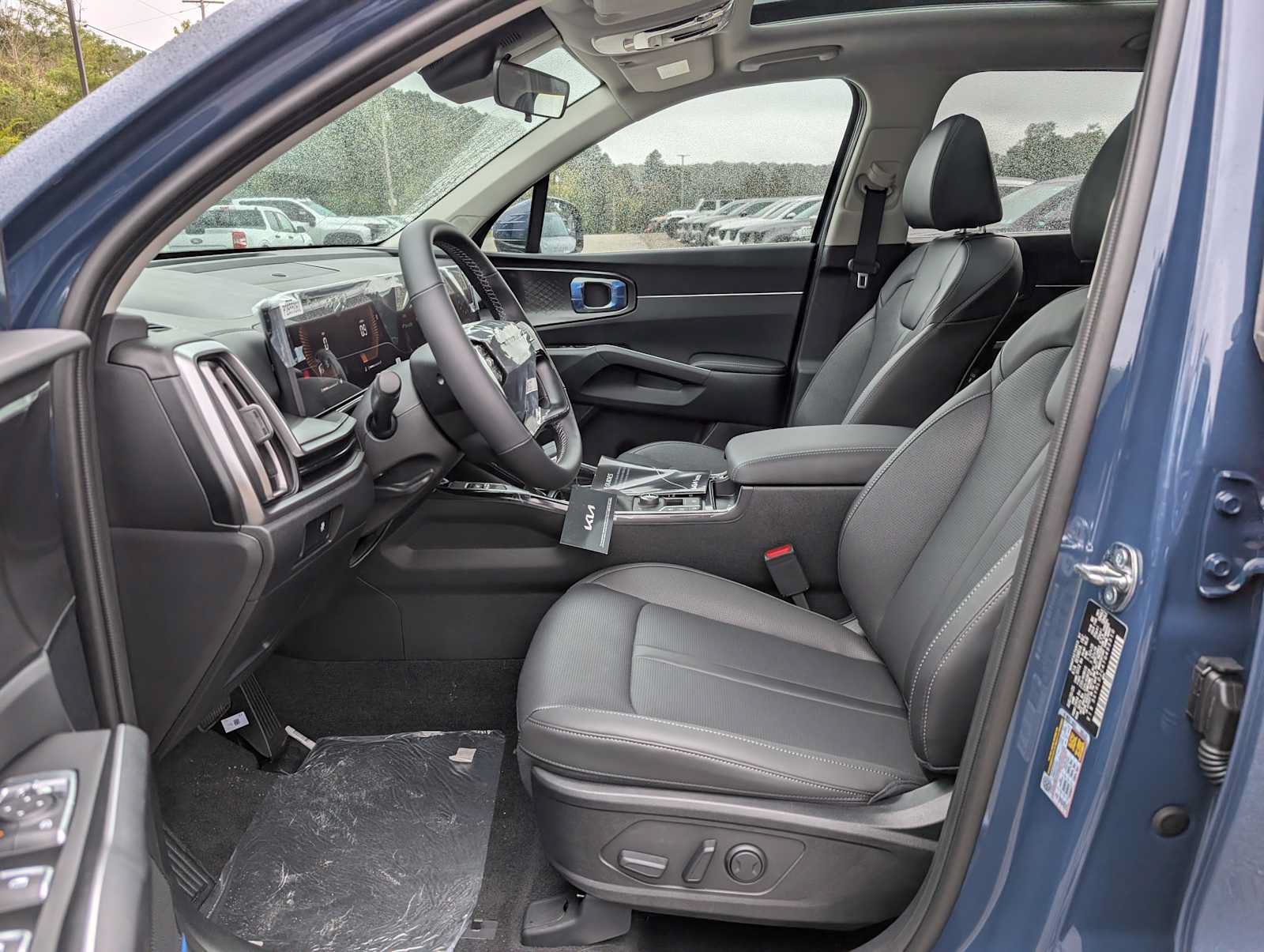 New 2026 Kia Sorento S AWD/4WD image 4