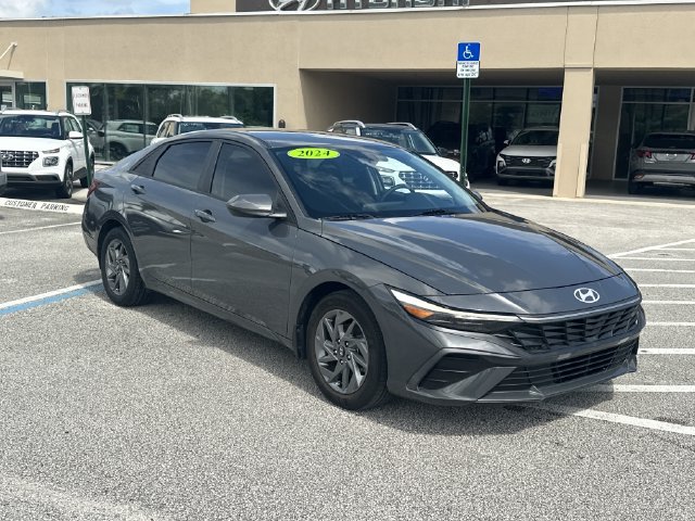 Certified 2024 Hyundai Elantra SEL FWD image 4