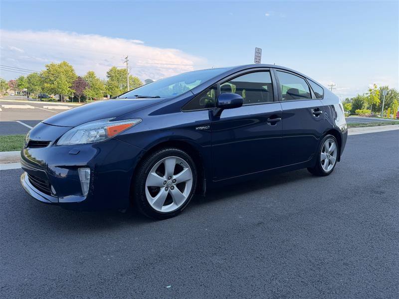 Used 2015 Toyota Prius Five w/ Advanced Technology Package FWD image 3